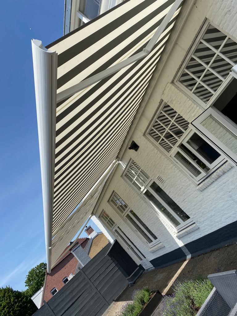 Project: plaatsing zonnescherm Deventer (maart 2026)